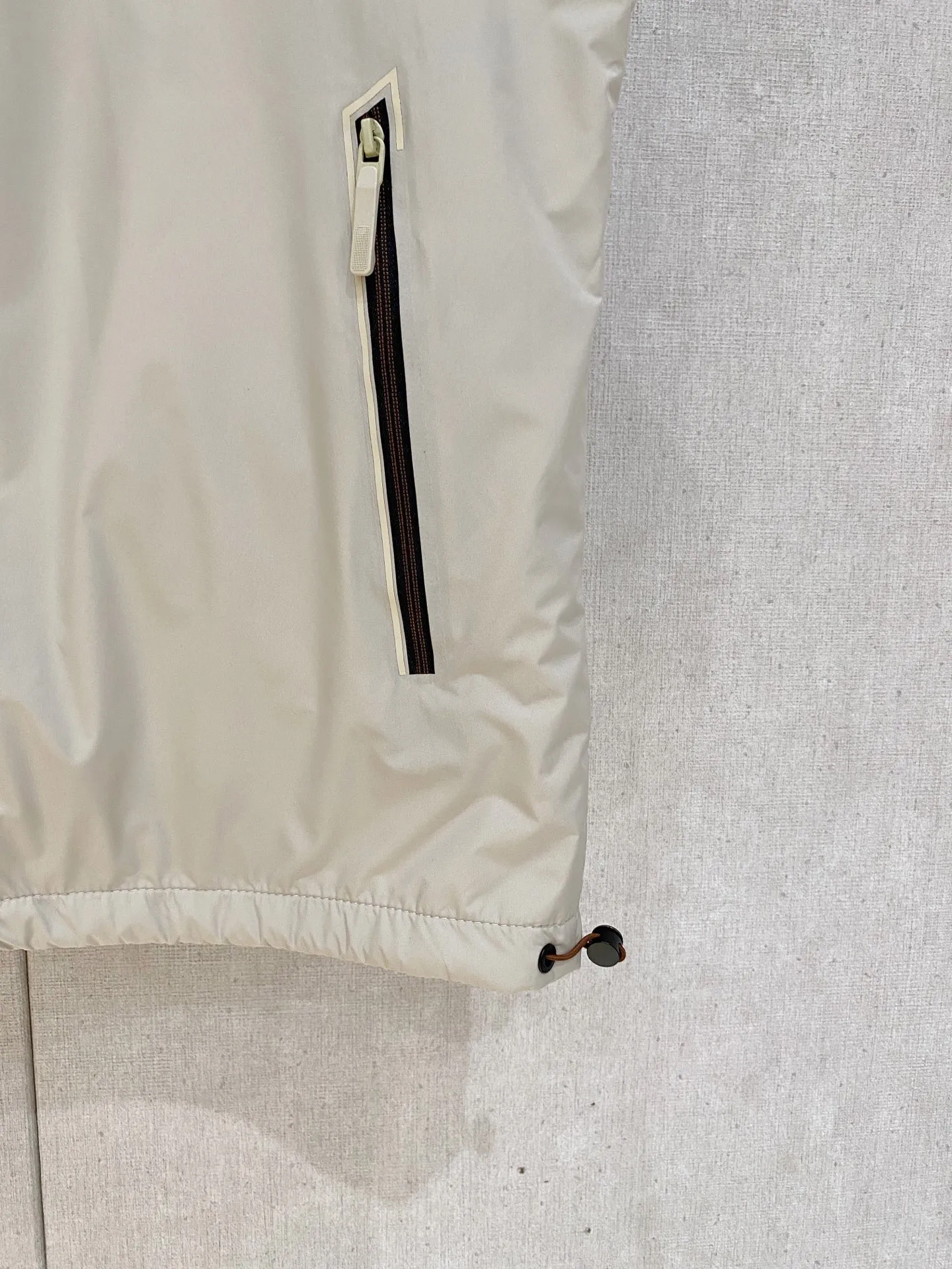 Zegna ： ， ， ， 、 ， ； ，Breathable ， ， 。 ： logo， ； ， ， ； ， ， ； ， ， 。 ： ， ， ； ， ， T 、 、 ； ， ； ， ， 。 ： 、 、 ， ， Versatile 。 ：Cream White、 、Navy Blue 、Black Sizes：M-4XL